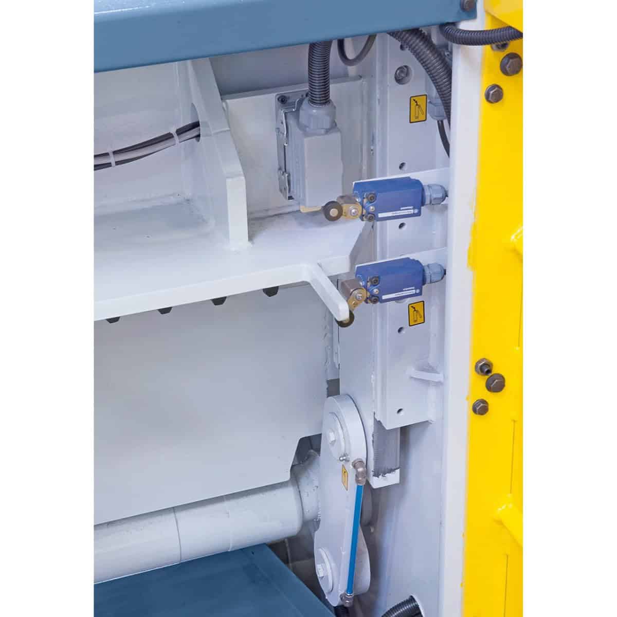 Bernardo MTE 2060 x 3 mm NCC ā Cesoia a ghigliottina motorizzata