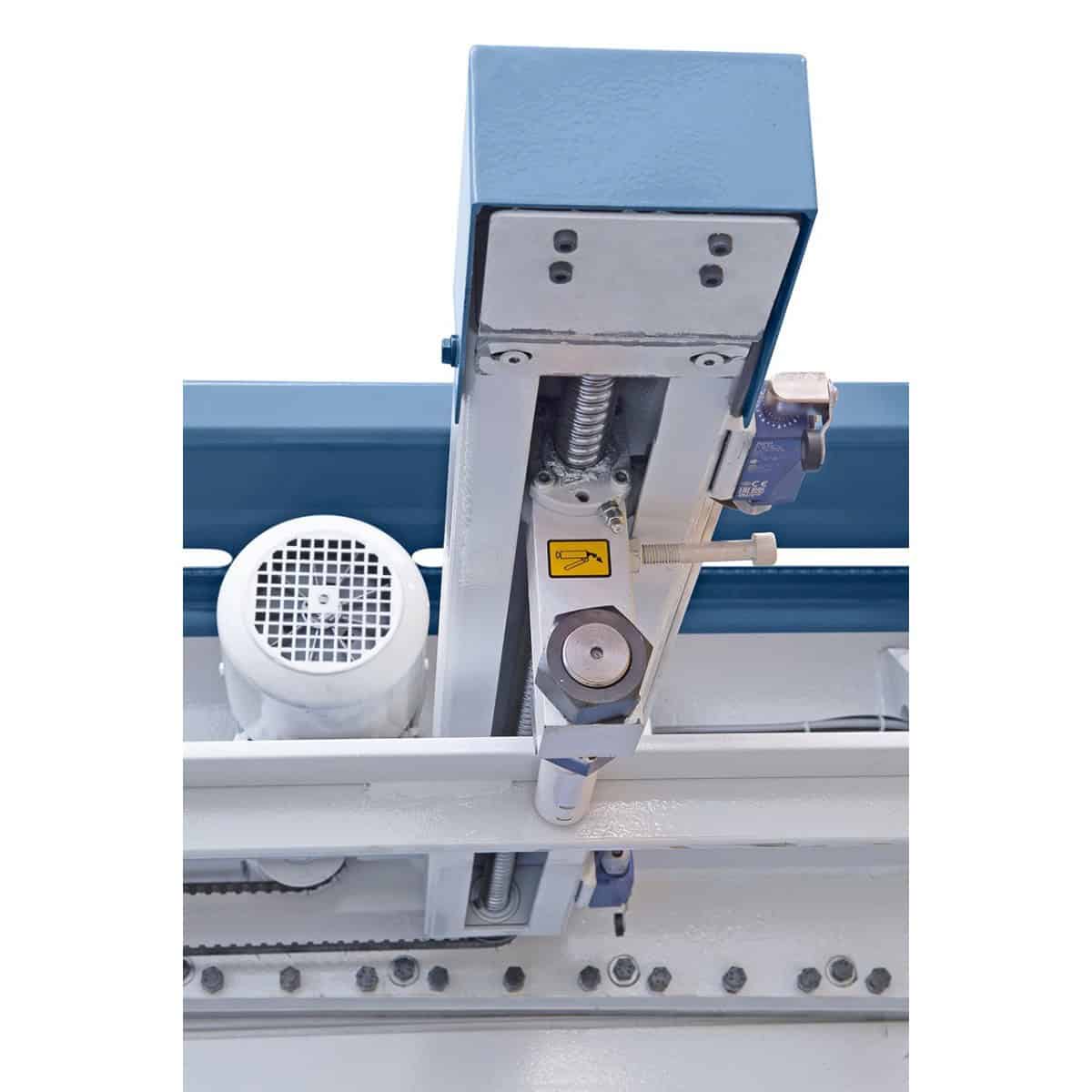 Bernardo MTE 1560 x 3 mm NCC ā Cesoia a ghigliottina motorizzata