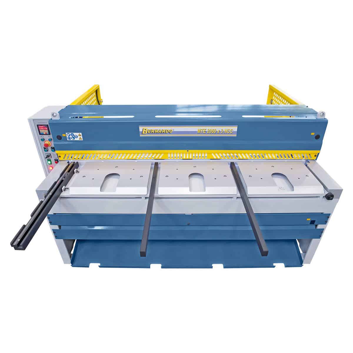 Bernardo MTE 1560 x 3 mm NCC ā Cesoia a ghigliottina motorizzata