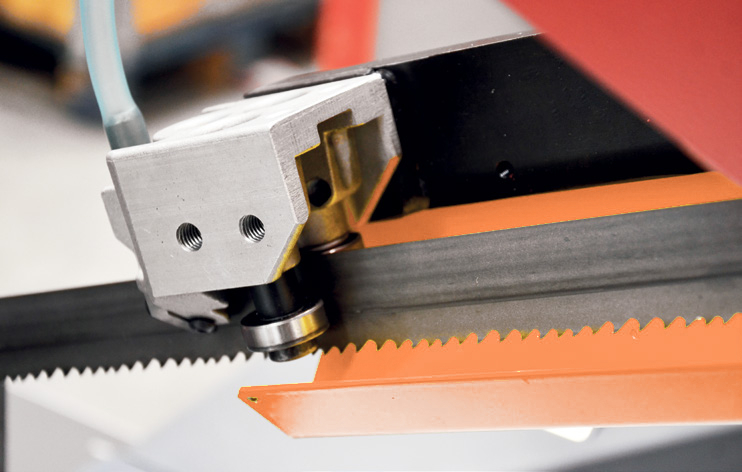 Segatrice a nastro Flott HBS 225 A ā Precisione e robustezza per officina