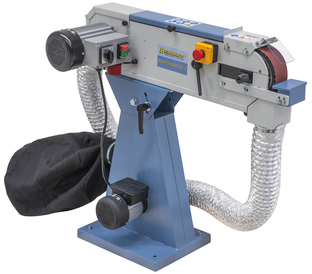 Levigatrice a nastro Bernardo BSM 75 x 2000 DC-2 con due velocità, aspirazione integrata 850 m³/h e nastro da 75 x 2000 mm.