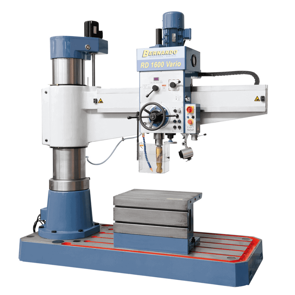 Trapano radiale Bernardo RD 1600 x 60 Vario con capacità di foratura Ø 60 mm, filettatura fino a M45, corsa orizzontale braccio 1250 mm, velocità variabile e dotazione completa.