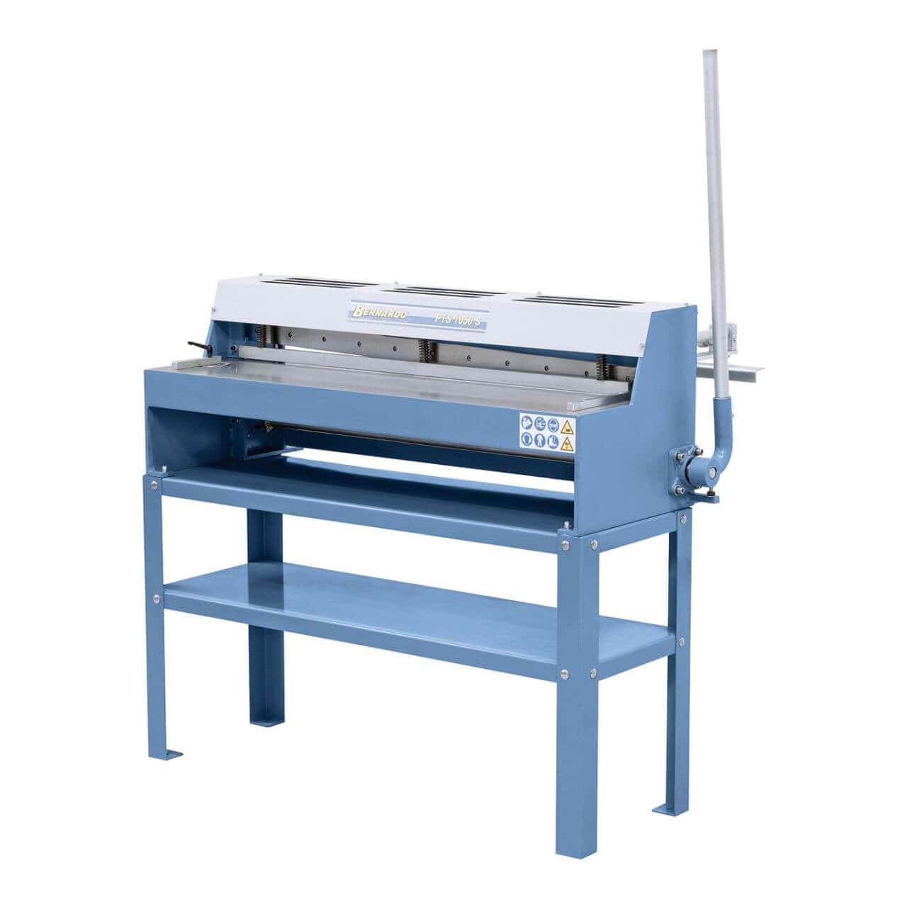 Cesoia manuale a leva Bernardo PTS 1050 S con arresto obliquo e posteriore regolabile, ideale per il taglio preciso di lamiere fino a 1,0 mm.