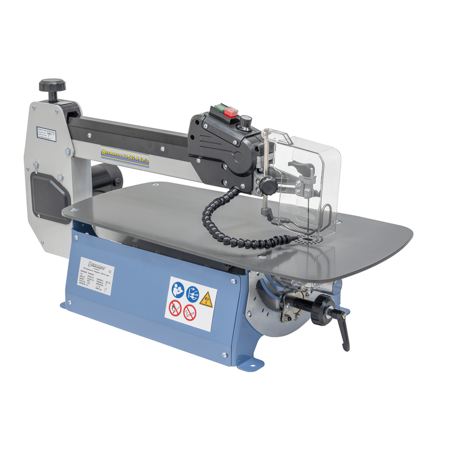 La SS 560 N Vario Bernardo è una sega traforo professionale con regolazione della velocità, ampia profondità di gola e arco inclinabile, ideale per lavorazioni precise su legno, plastica e metallo. Dotata di accessori completi per un utilizzo immediato.