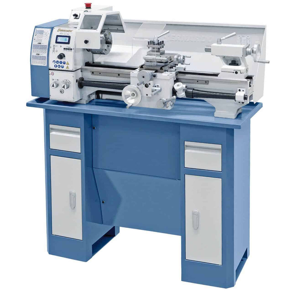 Tornio Bernardo Profi 550 PRO / 400 V con velocità variabile elettronica, passaggio barra Ø 26 mm e accessori inclusi.