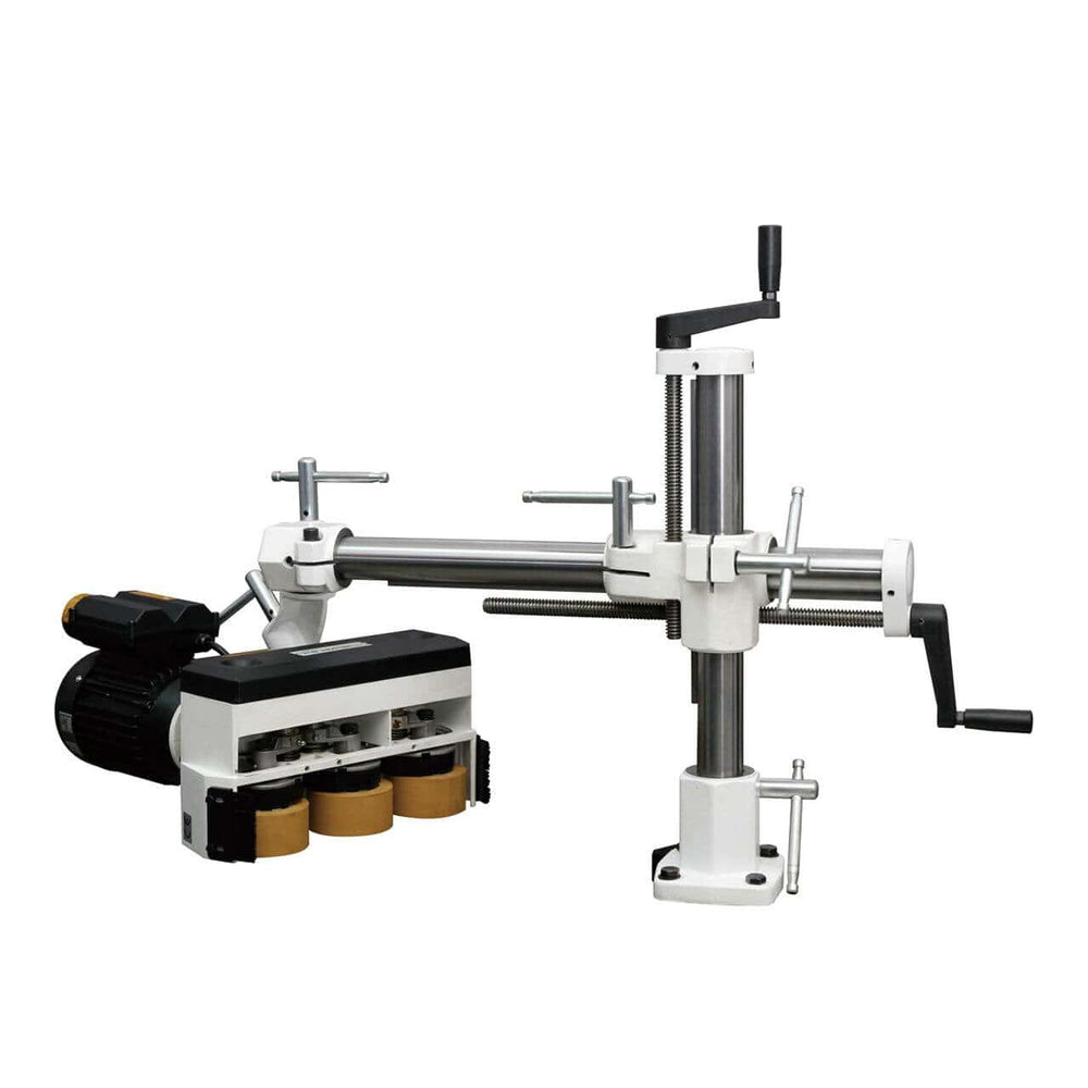 Trascinatore Bernardo AF 32 – 400 V con 3 rulli di avanzamento e 4 velocità selezionabili, ideale per falegnameria professionale.